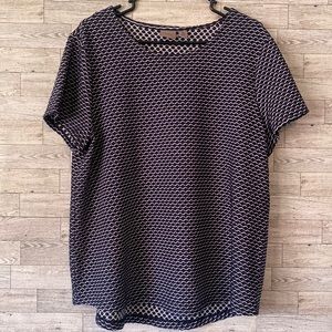 Chicos Short Sleeve Women Size 3 Blue Geometric Top Stretch Casual Easywear